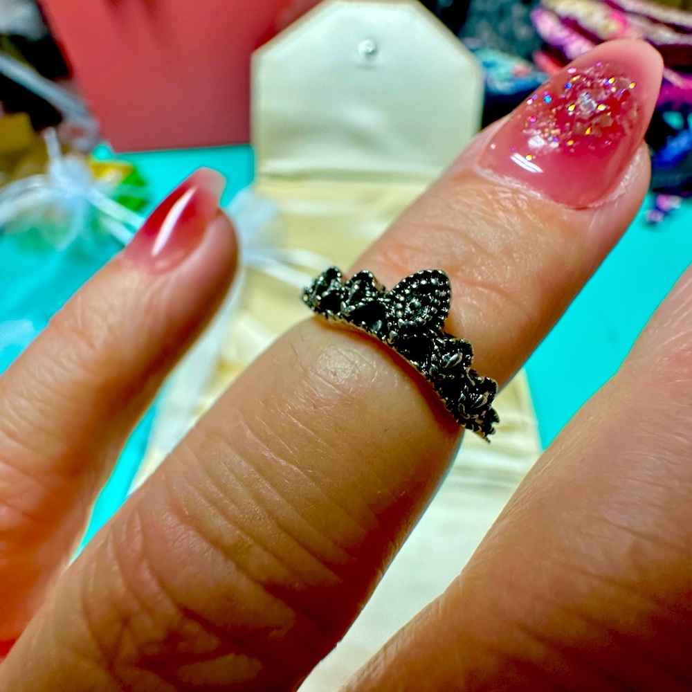 Unique stackable silver ring size 4